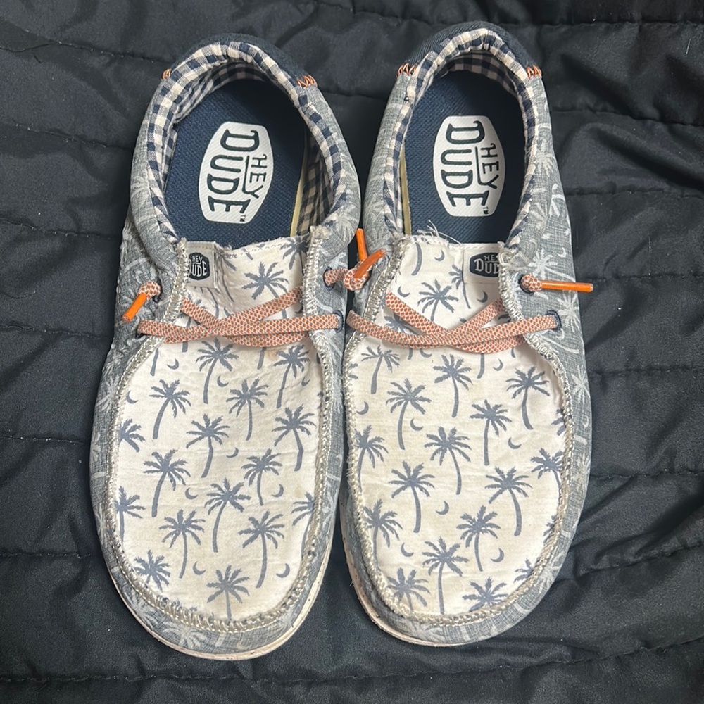 Youth Hey Dude Tropical Wally size 6